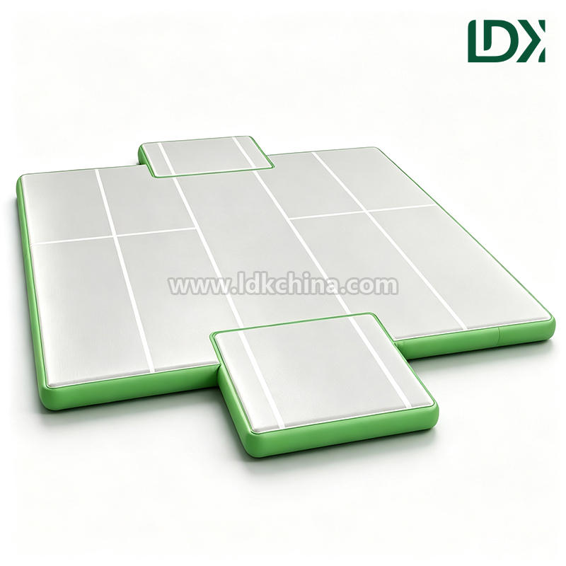 Safe Soccer Court Inflatable Mats Portable Inflatable Soccer Training Field for Professional Sports Clubs ODM OEM