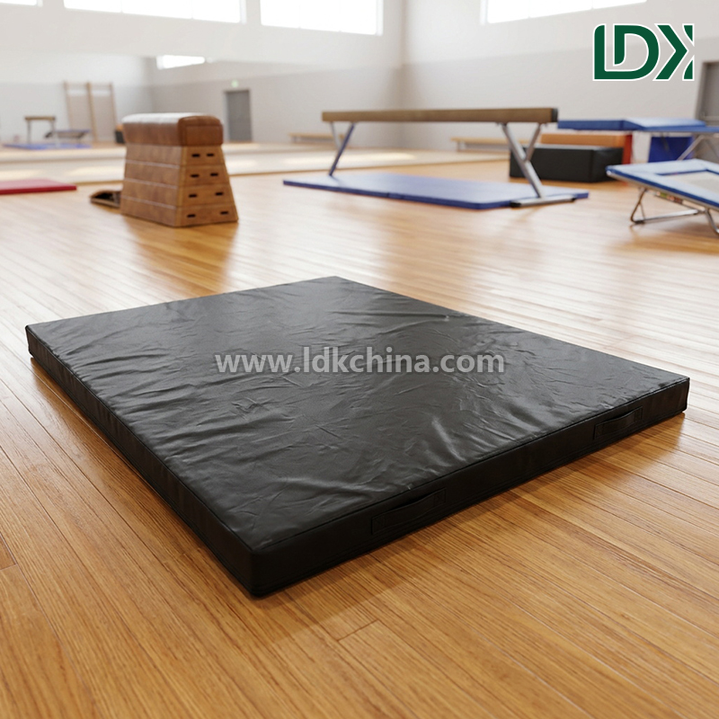 High Density Gymnastics Landing Pad Anti Tear Gymnastics Crash Mat Waterproof Foam Landing Pad for Martial Arts Featured Image