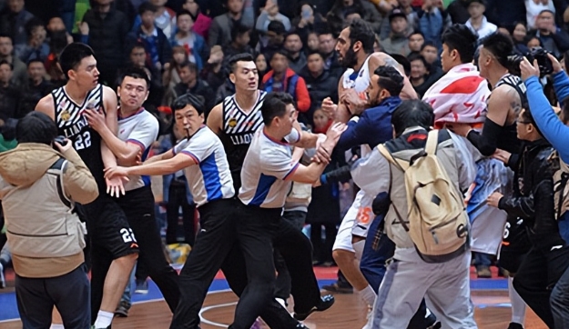 What are the safety precautions in playing basketball