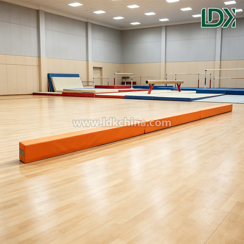 Portable Foam Court Barrier Impact Protective Pickleball Court Fence Lightweight Multi Sport Dividers Manufacturer