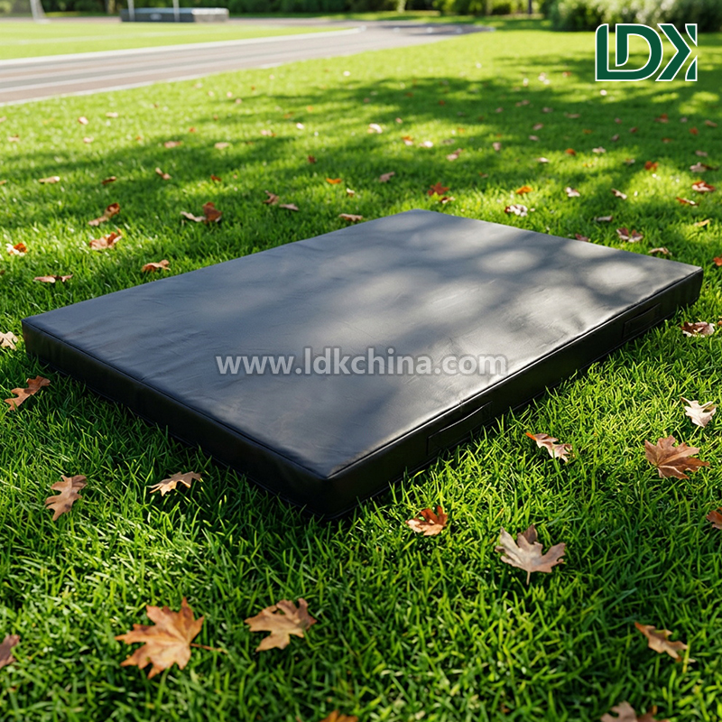 High Density Gymnastics Landing Pad Anti Tear Gymnastics Crash Mat Waterproof Foam Landing Pad for Martial Arts