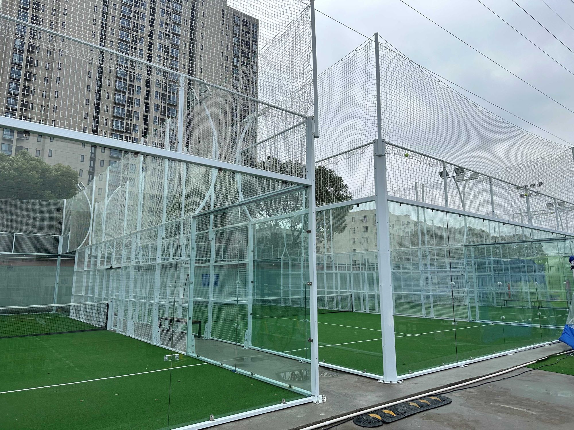 LDK Sports Equipment Hersteller von Padel- und Pickleballplätzen mit neuem Kunstrasendesign