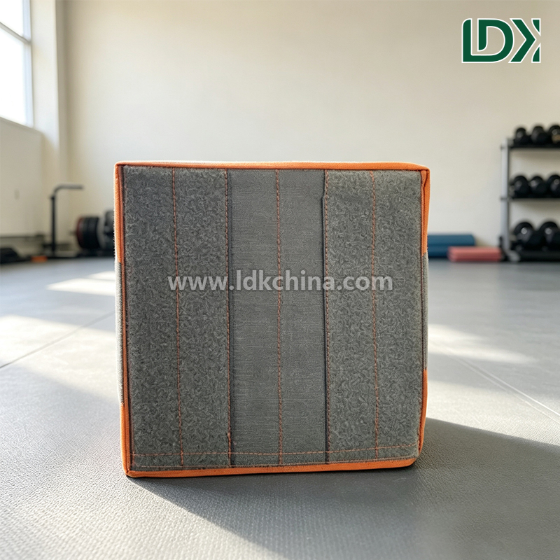 Portable Foam Court Barrier Impact Protective Pickleball Court Fence Lightweight Multi Sport Dividers Manufacturer