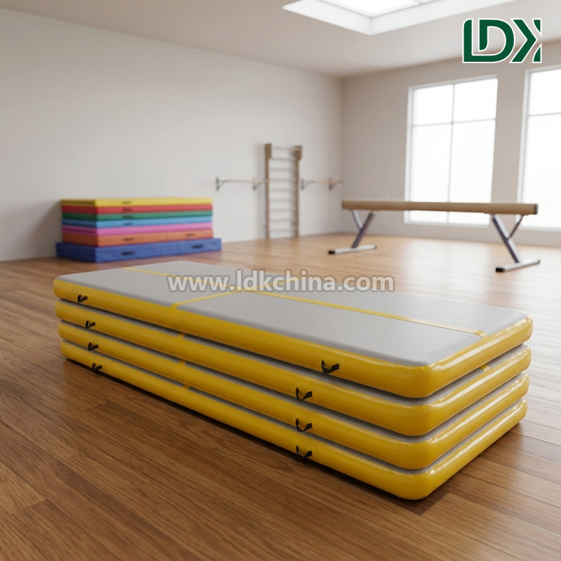Custom Logo Gymnastic Inflatable Mat Air Track Tumbling Mat Pump Included for Cheerleading Dance Training