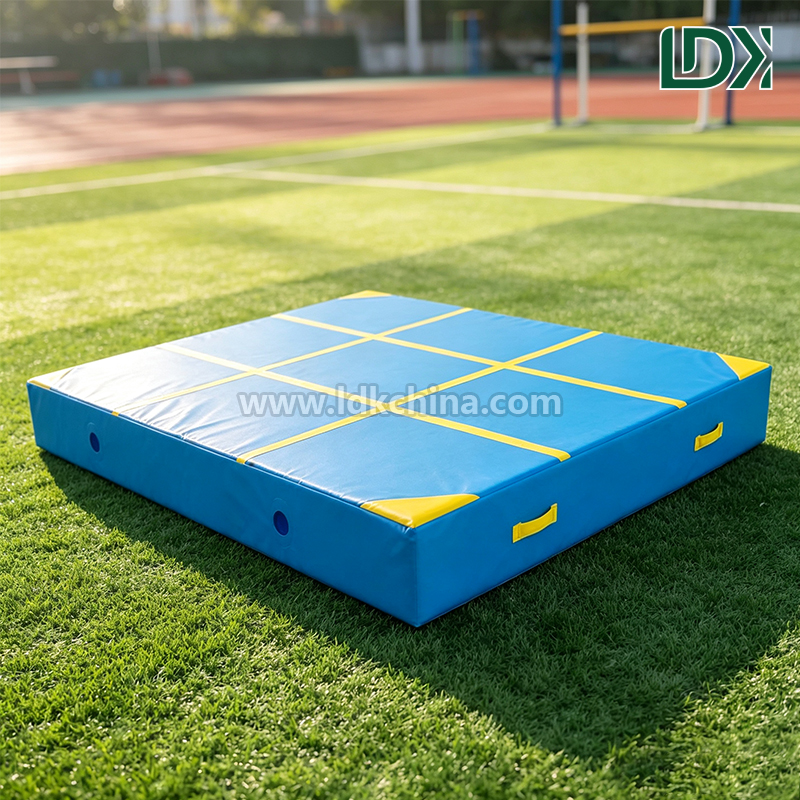 Durable Wholesale Landing Mat Custom Size Crash Pad Waterproof Mat for Gymnastic Vaulting and Outdoor Training