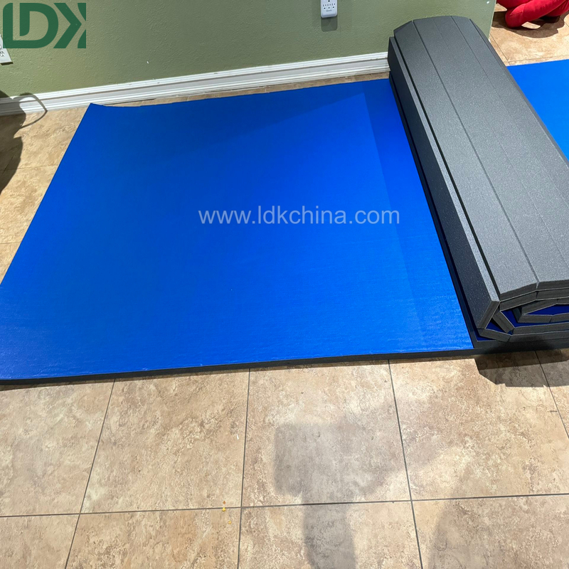 Portable Flexibility Roll Mats for Training Room Non Slip XPE Roll Out Mat for Martial Arts Floor