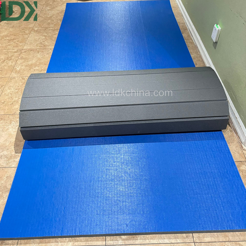 Portable Flexibility Roll Mats for Training Room Non Slip XPE Roll Out Mat for Martial Arts Floor