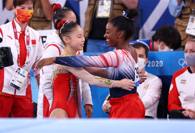 Friendship between balance beam champions