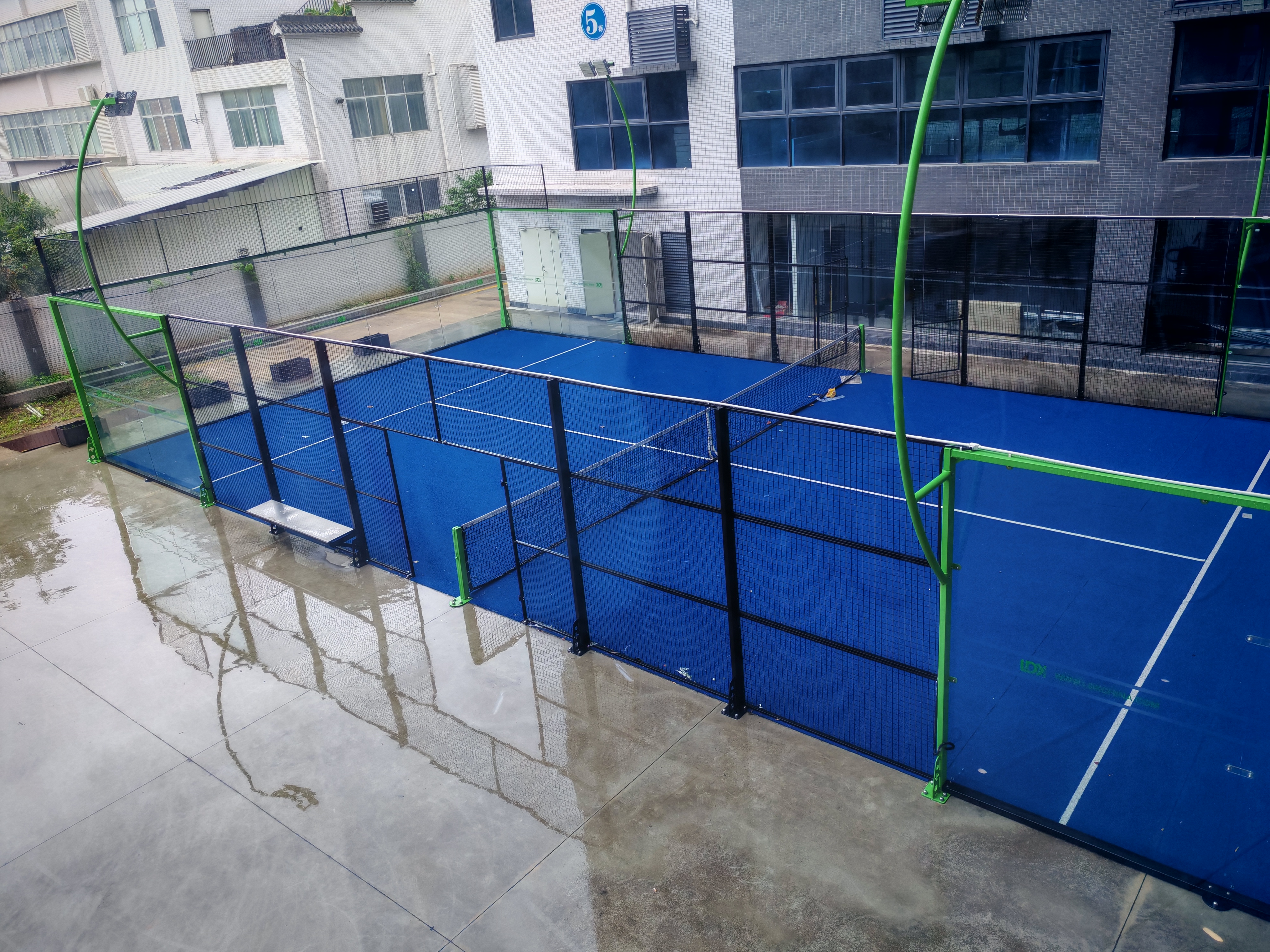 Full View Glass Super Clear Glass & Hot-dip Galvanized Steel Structure Sports Clubs Padel Court