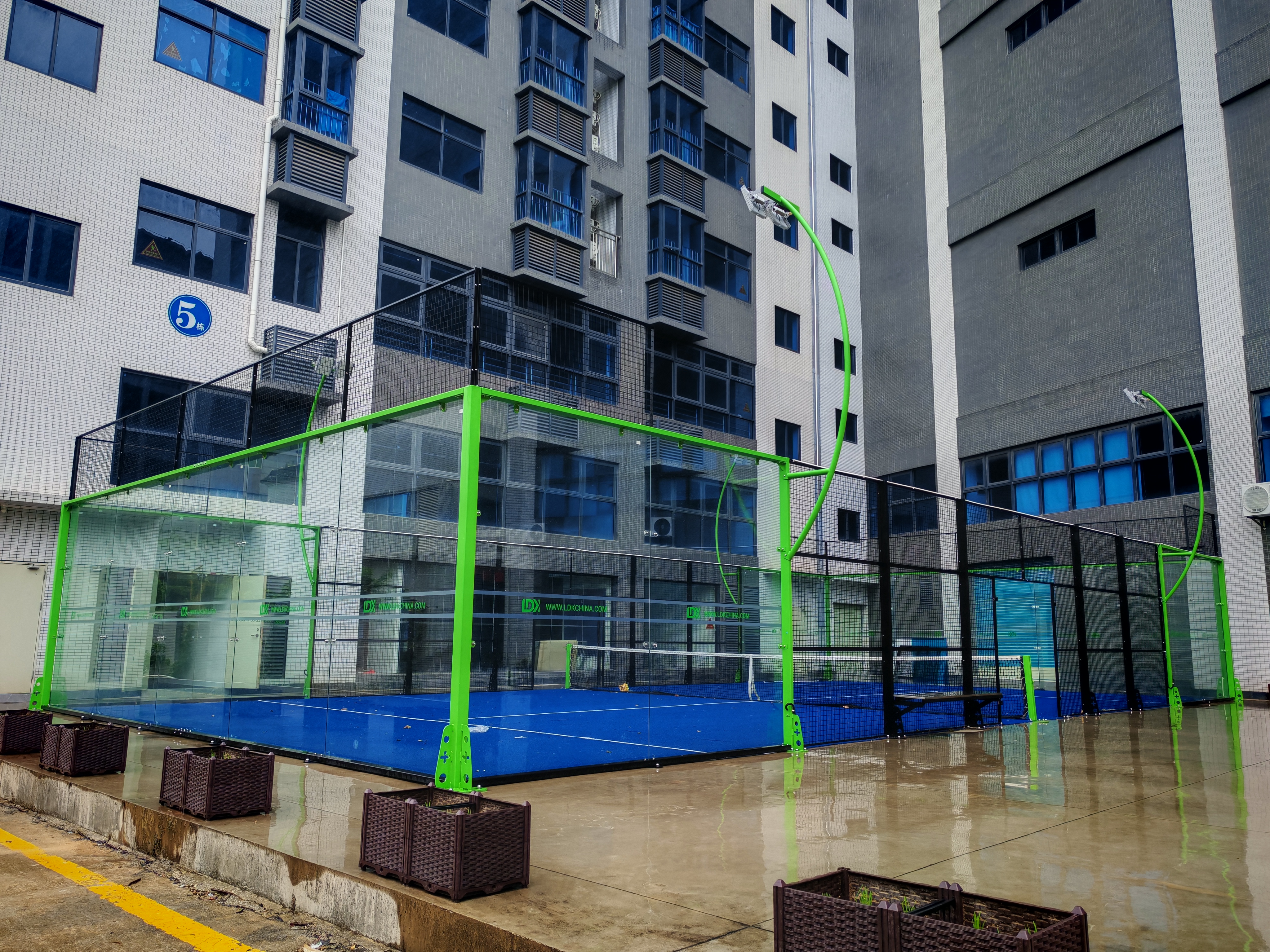 China Supplier with Robust Materials for High Durability and Easy Maintenance Outdoor All-Weather Tennis Paddle Courts Featured Image
