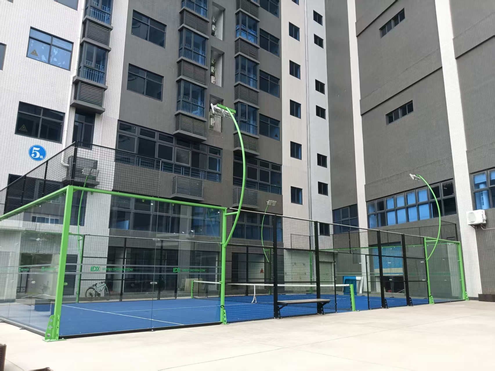 China Supplier with Robust Materials for High Durability and Easy Maintenance Outdoor All-Weather Tennis Paddle Courts